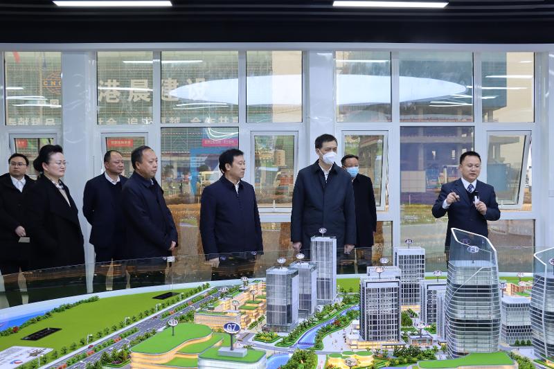 2023年2月，湖南省人民政府副省長周海兵到港晨公司岳陽自貿(mào)片區(qū)數(shù)字經(jīng)濟(jì)產(chǎn)業(yè)綜合體建設(shè)項(xiàng)目調(diào)研指導(dǎo)工作